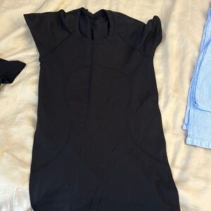 Lululemon short sleeve shirt